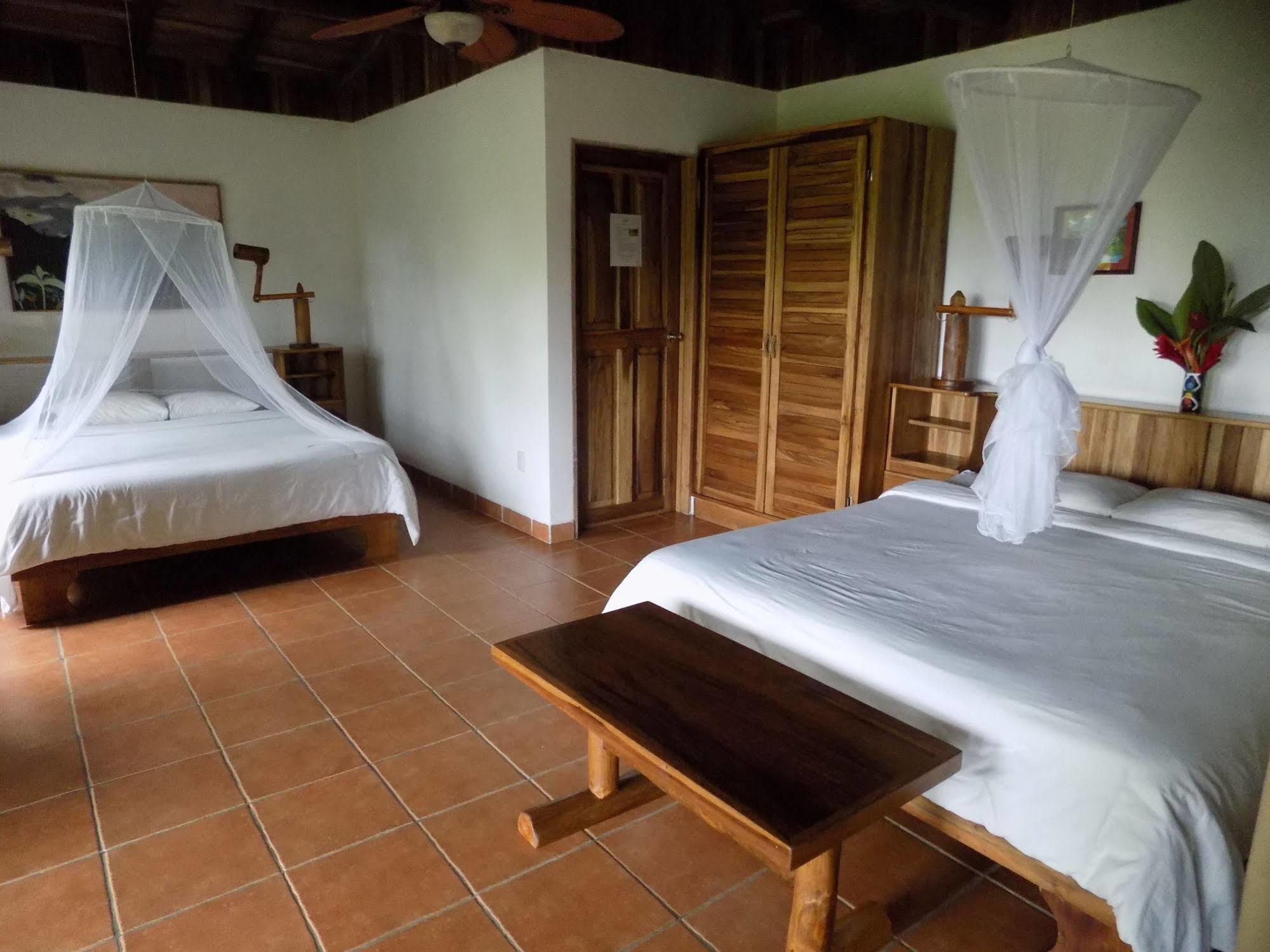 Rancho Margot Sustainable&Self Sufficient Eco Lodge El Castillo Exterior foto